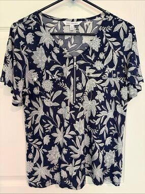 Emily Daniels Navy Floral Zip-Front Short Sleeve Blouse